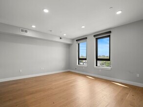 9 Central St in Somerville, MA - Building Photo - Building Photo