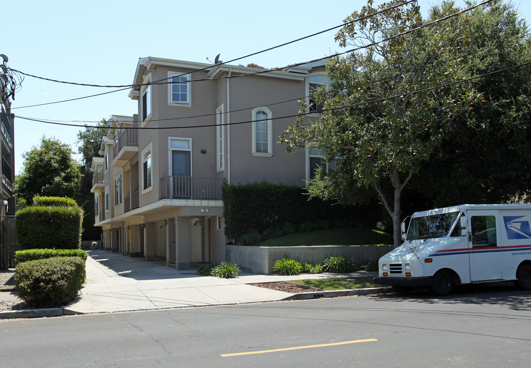 726 Elm St in San Carlos, CA - Building Photo