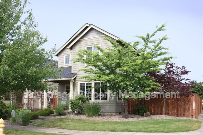 2335 NW Laura Vis Dr in Albany, OR - Building Photo - Building Photo