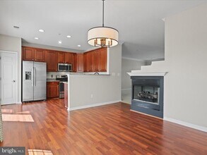 42282 Terrazzo Terrace in Aldie, VA - Building Photo - Building Photo