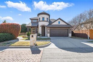601 Crestridge Cir in Euless, TX - Building Photo