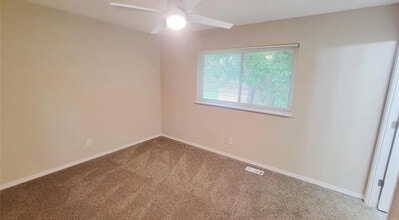 6543 Coventry Dr in Florissant, MO - Building Photo - Building Photo