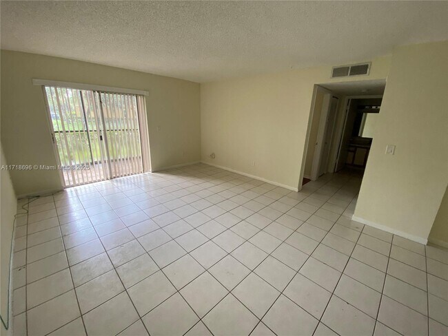 1265 SW 46th Ave in Pompano Beach, FL - Building Photo - Building Photo