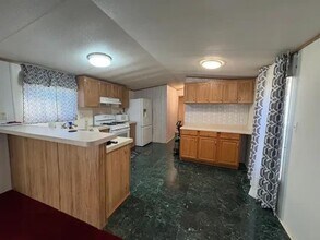 107 Nelson Rd in Crawfordville, FL - Building Photo - Building Photo