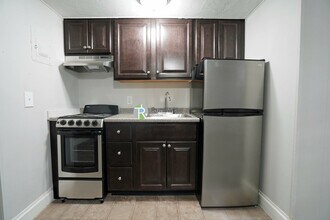 1683 Commonwealth Ave in Boston, MA - Building Photo - Building Photo