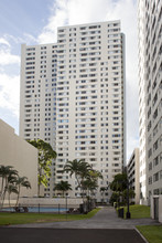 Maunakea Tower Apartment Homes in Honolulu, HI - Building Photo - Building Photo