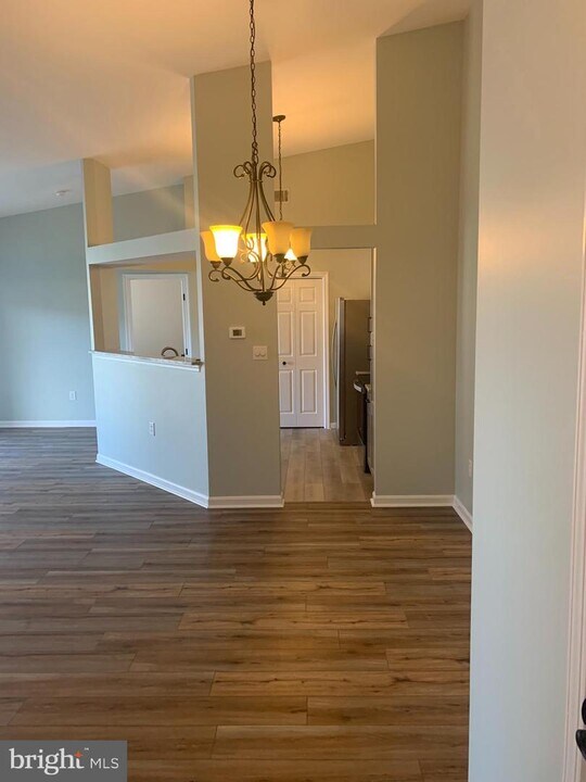 8207 Blue Heron Dr-Unit -3C in Frederick, MD - Foto de edificio