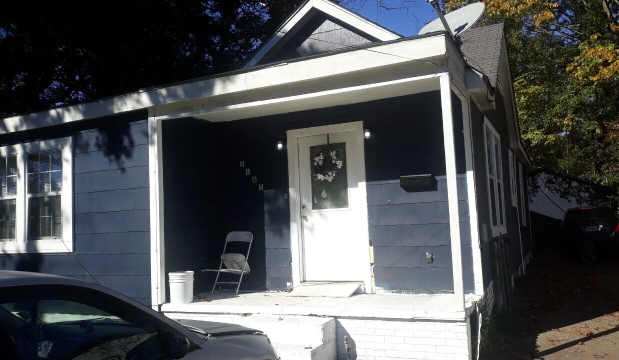 5165 Washington Ave in Baton Rouge, LA - Foto de edificio