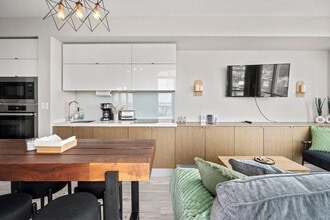 525 Front St W in Toronto, ON - Building Photo - Building Photo