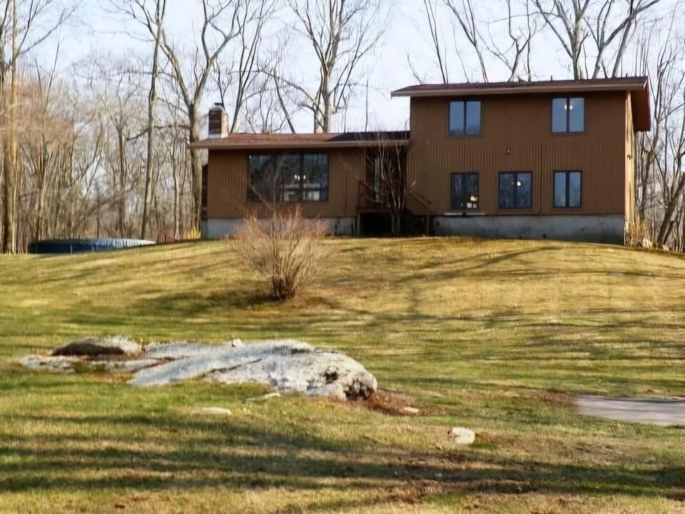 113 Hillyndale Rd in Storrs Mansfield, CT - Building Photo