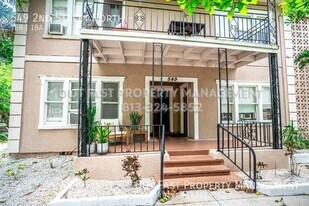 549 2nd St N in St. Petersburg, FL - Building Photo