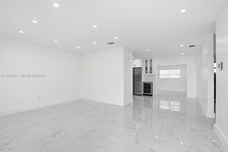 5521 SW 104th Ave in Miami, FL - Building Photo - Building Photo