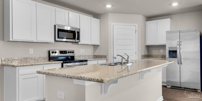 5213 Conservation Cir in Milton, FL - Building Photo - Building Photo