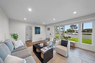 11621 Dolan Ave in Downey, CA - Building Photo - Building Photo