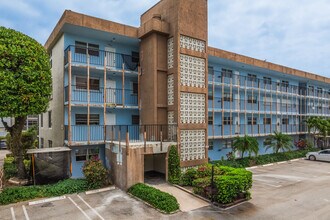 Seagate of Gulfstream Condominiums in Boynton Beach, FL - Foto de edificio - Building Photo