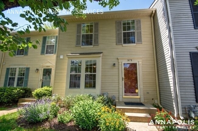 property at 571 Quaker Ridge Ct