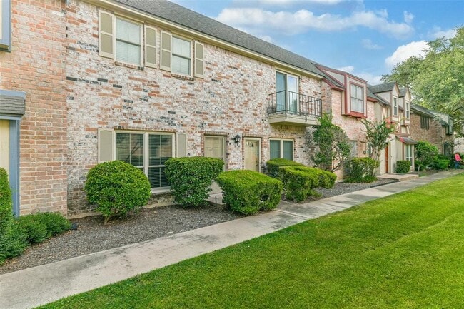 property at 14723 Barryknoll Ln