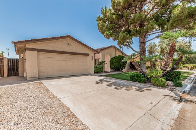 1625 E Edgewater Dr in Tempe, AZ - Building Photo - Building Photo