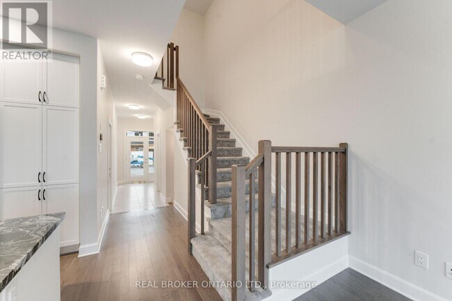 744 Maverick Cres in Ottawa, ON - Building Photo - Building Photo