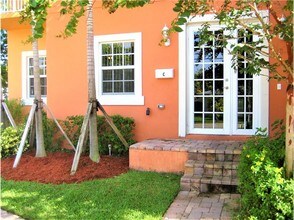 624 NE 29th Dr-Unit -Unit C in Wilton Manors, FL - Building Photo - Building Photo