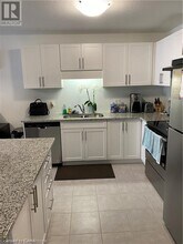 135 Hardcastle Dr in Cambridge, ON - Building Photo - Building Photo