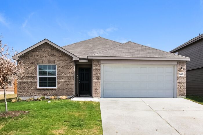 18605 Allen Welch Dr in Elgin, TX - Building Photo