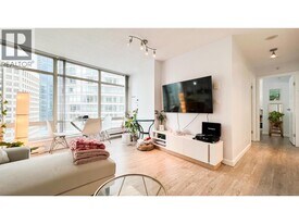 1288 Alberni St in Vancouver, BC - Building Photo