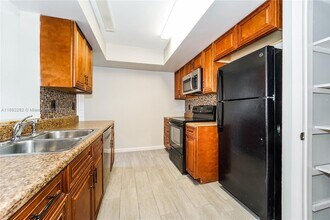 6700 Douglas St in Hollywood, FL - Building Photo - Building Photo