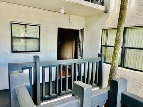 1021 Mockingbird Ln in Plantation, FL - Building Photo - Building Photo