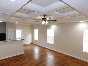 4929 Stowers Blvd in San Antonio, TX - Building Photo - Building Photo