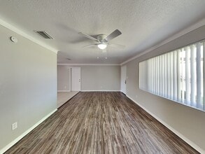 5930 12th St S in St. Petersburg, FL - Building Photo - Building Photo