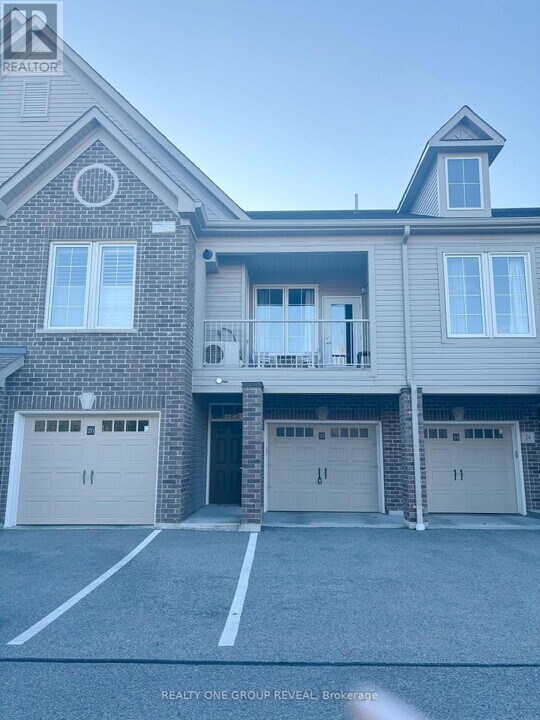 1430-1430 Gord Vinson Ave in Courtice, ON - Building Photo
