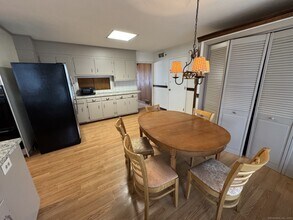46 Tumblebrook Ln in West Hartford, CT - Building Photo - Building Photo
