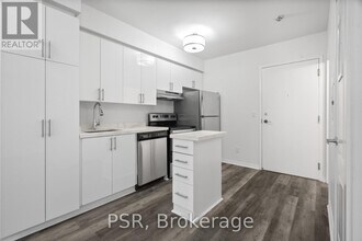 50-650 John St in Toronto, ON - Building Photo - Building Photo