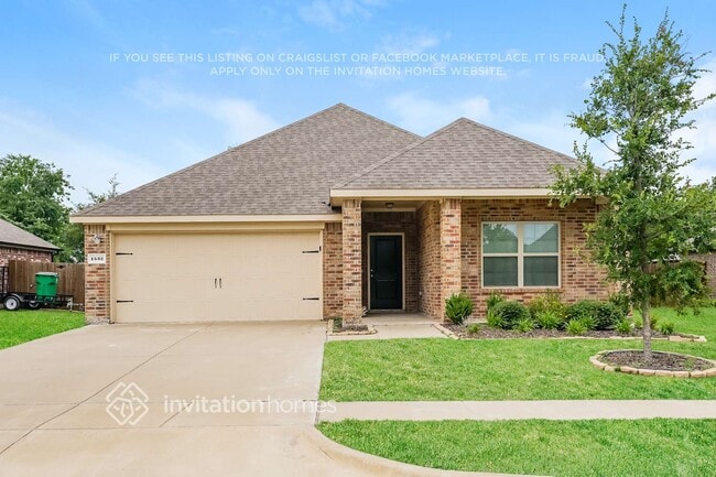 1532 Woodlake Dr