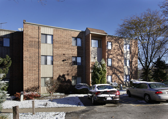 1342 E Ports O Call Dr in Palatine, IL - Foto de edificio - Building Photo