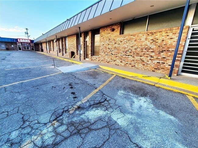 property at 4628 SE 29th St