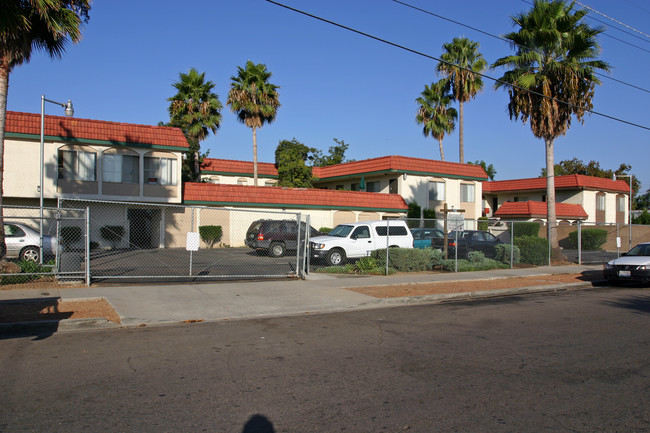 798 S Orange Ave in El Cajon, CA - Building Photo - Building Photo