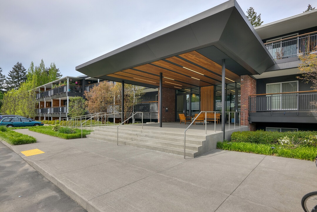 Cedar Hills in Portland, OR - Foto de edificio