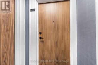 10 Lagerfeld Dr in Brampton, ON - Building Photo - Building Photo