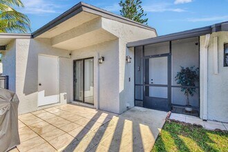 89 Conaskonk Cir in Royal Palm Beach, FL - Building Photo - Building Photo
