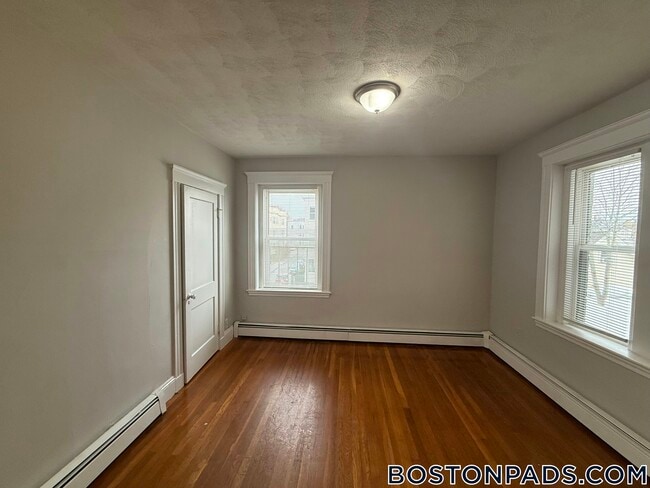 44 Estes St, Unit 14 in Lynn, MA - Building Photo - Building Photo