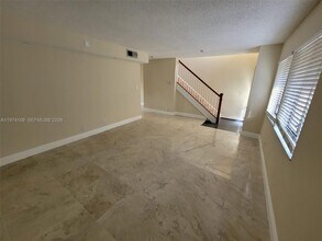 6 Wimbledon Lakes Dr in Plantation, FL - Building Photo - Building Photo