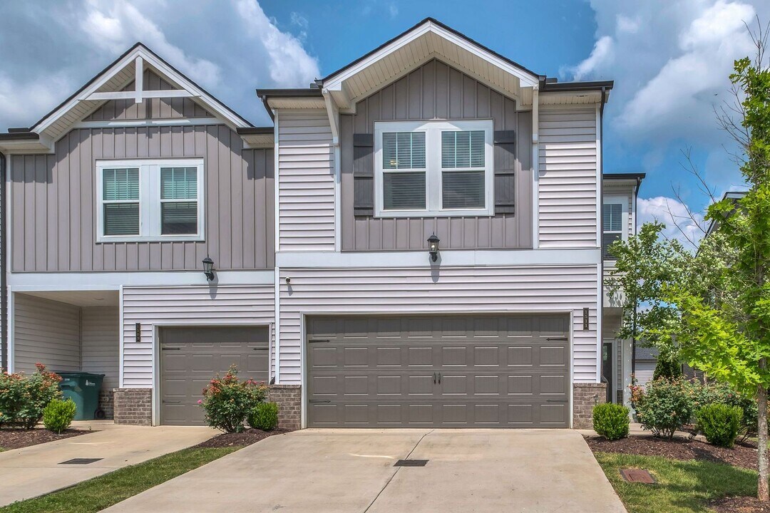 1511 Olympic Ln in Lebanon, TN - Building Photo