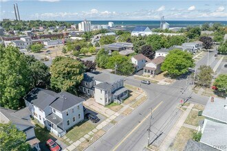 42 E Cayuga St in Oswego, NY - Building Photo - Building Photo