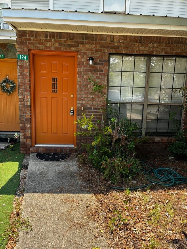 property at 124 Alder Ave SE