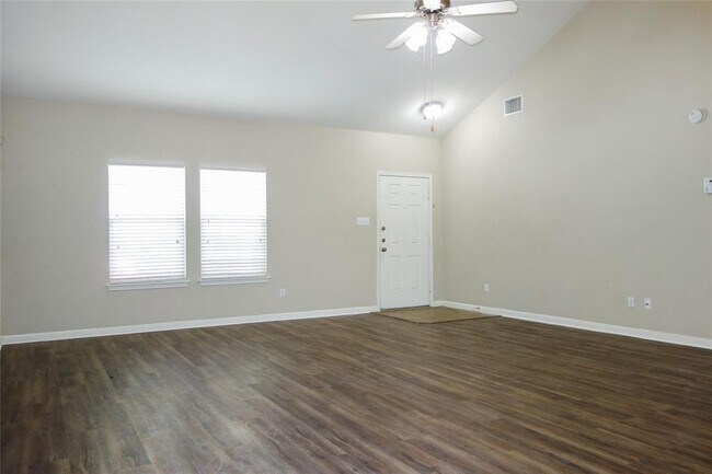 108 Lavaca Loop in Hutto, TX - Building Photo - Building Photo