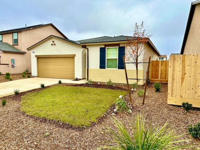 1989 Pineridge Ct in Madera, CA - Building Photo - Building Photo