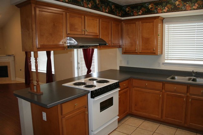 3538 Chatelaine Ct in Tallahassee, FL - Building Photo - Building Photo