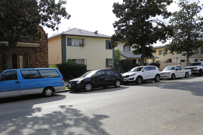 126-128 W Elk Ave in Glendale, CA - Building Photo - Building Photo